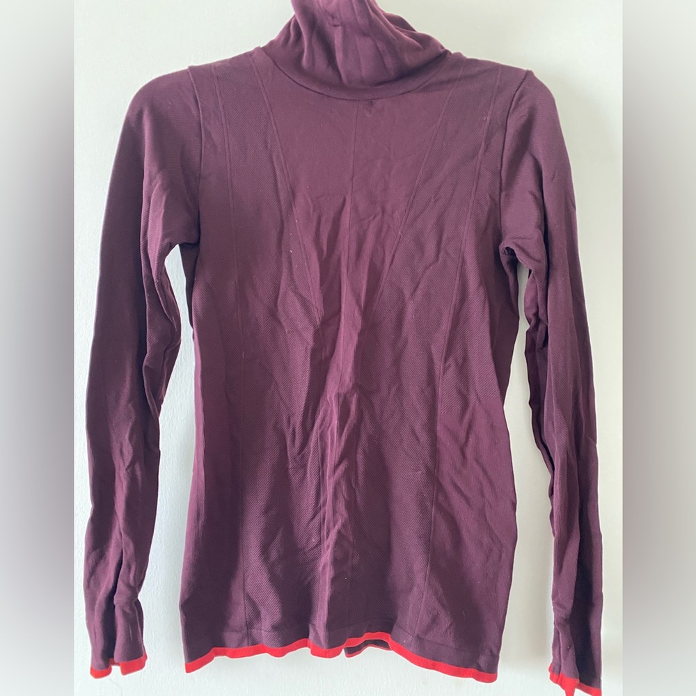 Athleta burgundy Flurry Base Layer